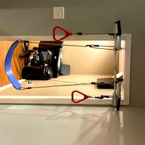 Door Frame pull up bar and gorilla Gym